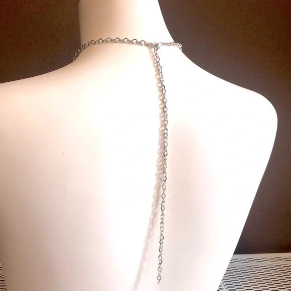 2 x $20‼️ CLOVER PENDANT / NECKLACE Silver & Gray embellished Crystal Gift Idea - Picture 8 of 8